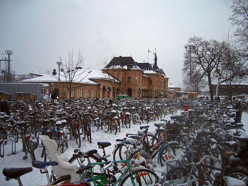 File:Bikes outside Central train station, Uppsala, Sweden.jpg