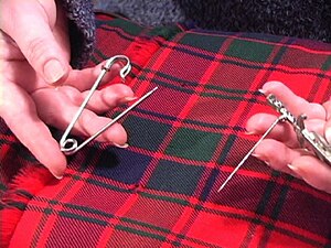 Kilt pins 001.jpg