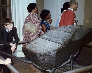 Rosetta-stone-display-in-1985.jpg