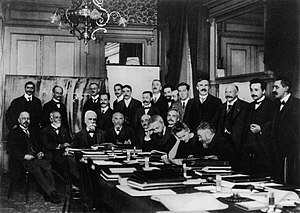 1911 Solvay conference.jpg