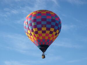 Hot air balloon in flight.jpg