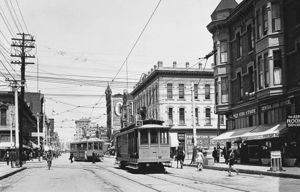 (PD) Photo: Unknown Two streetcars at 5th Avenue and Market Street, circa 1904.